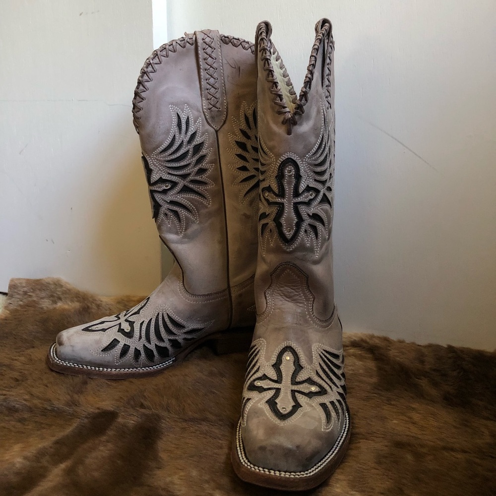 Women’s cowboy boots